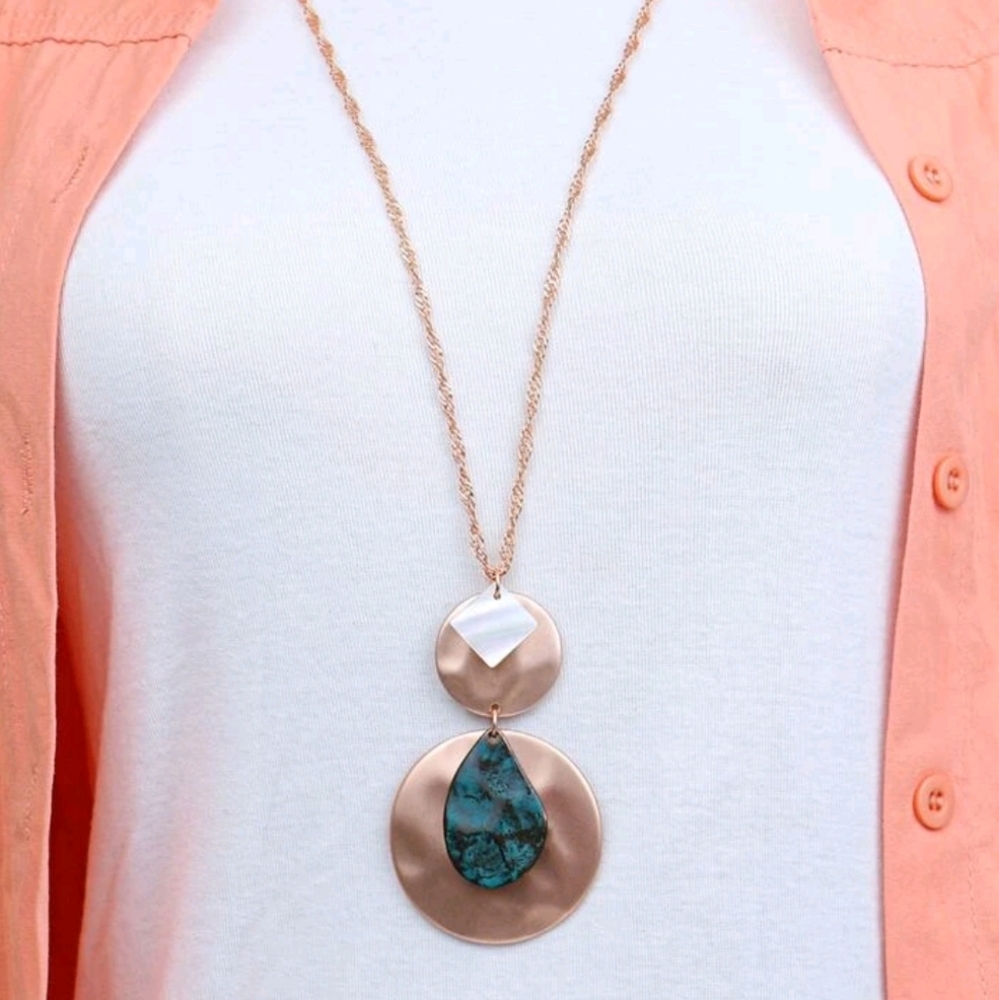 Circle Charm Twisted Chain Necklace